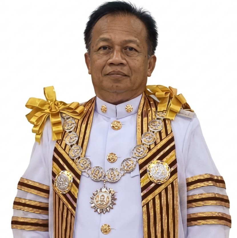 นายทวี มณีสาย